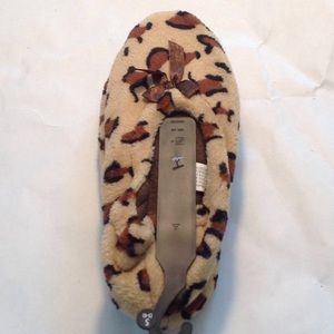 Animal print slippers sizes S 5-6